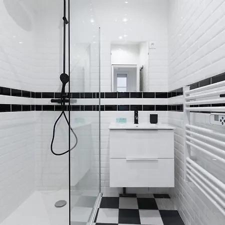 Nazareth/sentier I : Charmant 1br/4p